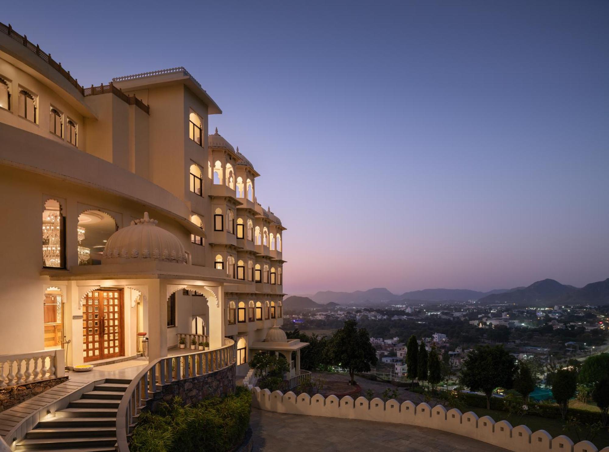 Bhairavgarh Palace Удайпур Экстерьер фото