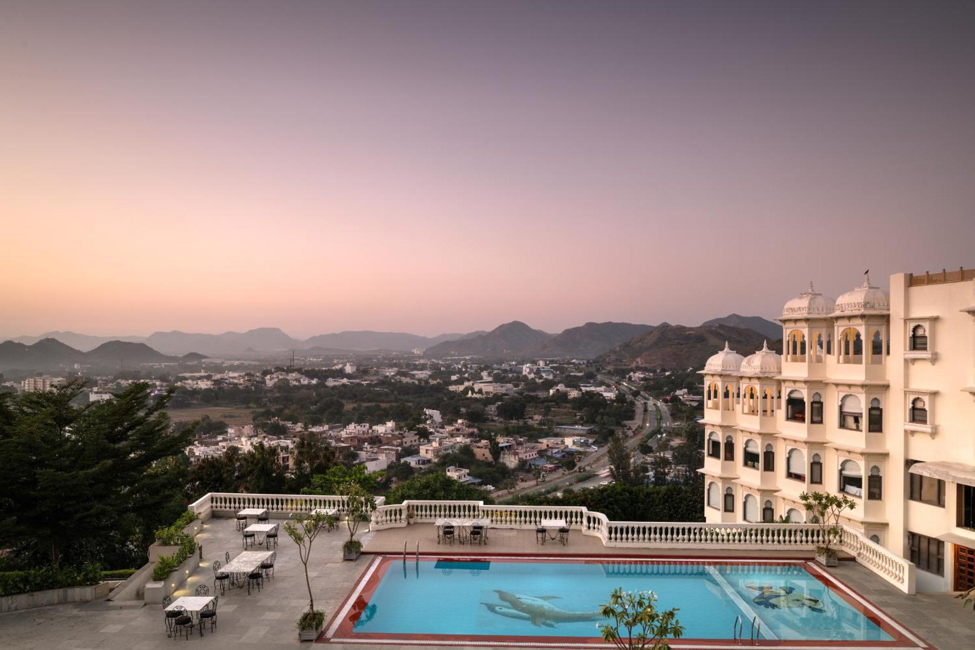 Bhairavgarh Palace Удайпур Экстерьер фото