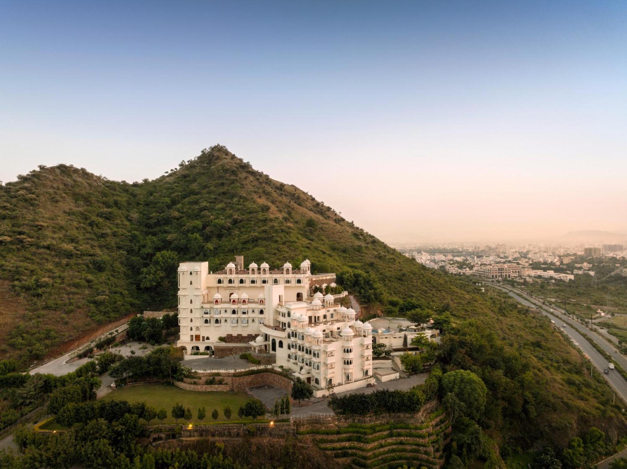 Bhairavgarh Palace Удайпур Экстерьер фото