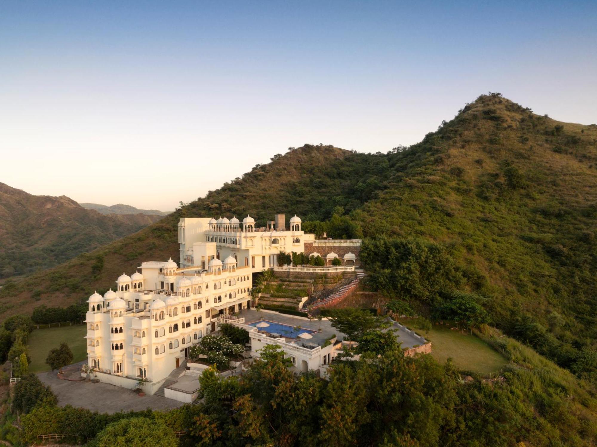 Bhairavgarh Palace Удайпур Экстерьер фото
